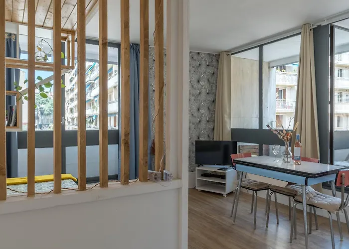 *Las Flores* Joli Studio Avec Balcon