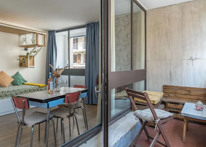 *Las Flores* Joli Studio Avec Balcon